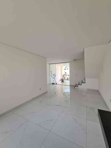 Casa com 3 quartos à venda no bairro Senhora de Fátima, 110m²