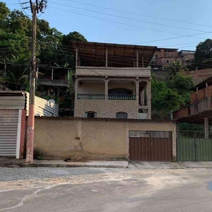 Casa com 3 quartos à venda no bairro São Domingos, 250m²