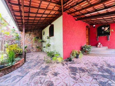 Casa com 3 quartos à venda no bairro São João Batista (venda Nova), 360m²