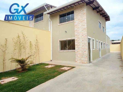 Casa com 3 quartos à venda no bairro São Pedro, 180m²