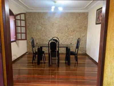 Casa com 3 quartos à venda no bairro Vale do Jatobá, 250m²