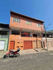 Casa com 3 quartos à venda no bairro Vale Verde, 185m²