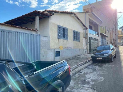 Casa com 3 quartos à venda no bairro Vila Betânia, 264m²