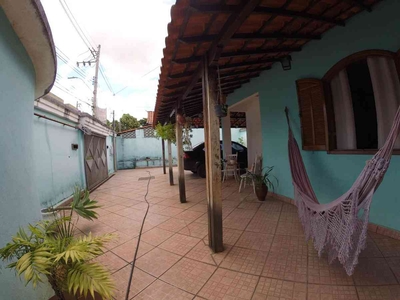 Casa com 3 quartos à venda no bairro Vila Clóris, 360m²