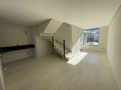 Casa com 3 quartos à venda no bairro Xangri-lá, 167m²