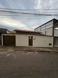 Casa com 3 quartos para alugar no bairro Jardim Ribeiro