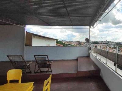 Casa com 4 quartos à venda no bairro Alípio de Melo, 230m²