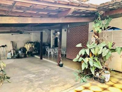 Casa com 4 quartos à venda no bairro Alípio de Melo, 240m²