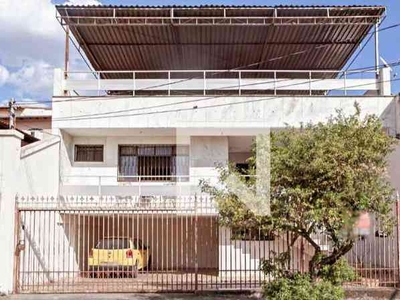 Casa com 4 quartos à venda no bairro Alípio de Melo, 246m²
