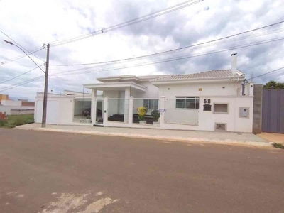 Casa com 4 quartos à venda no bairro Alto do Aeroporto, 600m²