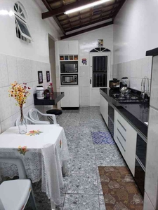 Casa com 4 quartos à venda no bairro Alvorada, 120m²