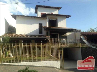Casa com 4 quartos à venda no bairro Ana Lúcia, 283m²
