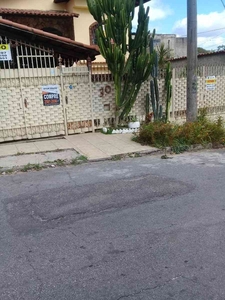 Casa com 4 quartos à venda no bairro Boa Vista, 400m²