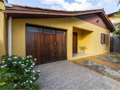 Casa com 4 quartos à venda no bairro Bonsucesso, 158m²