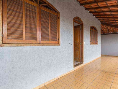 Casa com 4 quartos à venda no bairro Califórnia, 360m²