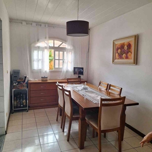 Casa com 4 quartos à venda no bairro Carajás, 200m²