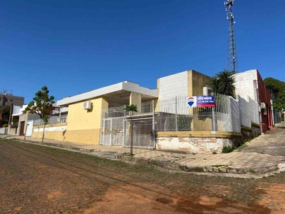 Casa com 4 quartos à venda no bairro Centro, 361m²