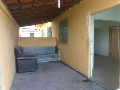 Casa com 4 quartos à venda no bairro Céu Azul, 232m²