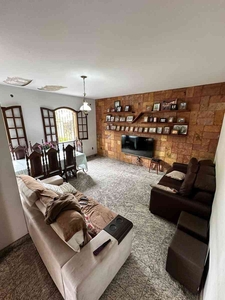 Casa com 4 quartos à venda no bairro Conjunto Celso Machado, 360m²