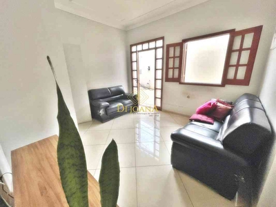 Casa com 4 quartos à venda no bairro Filadélfia, 274m²