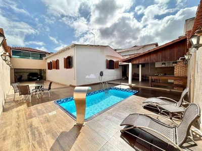 Casa com 4 quartos à venda no bairro Itapoã, 360m²