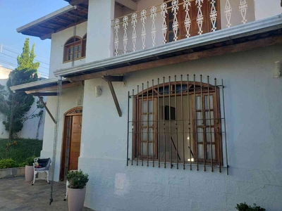 Casa com 4 quartos à venda no bairro Itapoã, 387m²