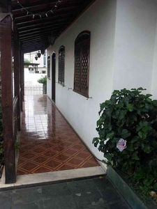 Casa com 4 quartos à venda no bairro Jardim América, 320m²