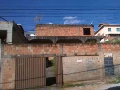Casa com 4 quartos à venda no bairro Jardim Riacho das Pedras, 402m²