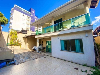 Casa com 4 quartos à venda no bairro Jardim Riacho das Pedras, 420m²