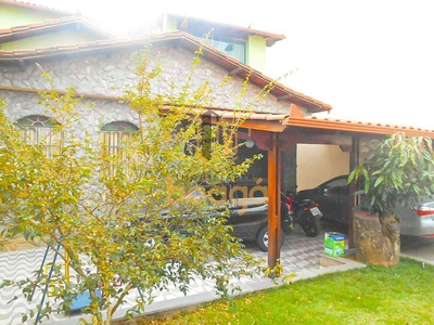 Casa com 4 quartos à venda no bairro Linda Vista, 430m²