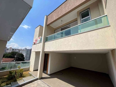 Casa com 4 quartos à venda no bairro Nova Gameleira, 195m²