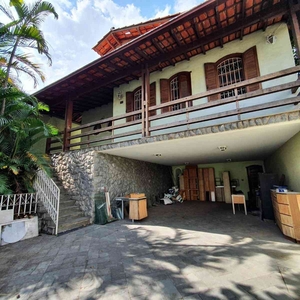 Casa com 4 quartos à venda no bairro Palmares, 720m²