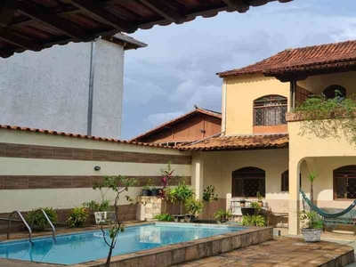 Casa com 4 quartos à venda no bairro Palmeiras, 232m²