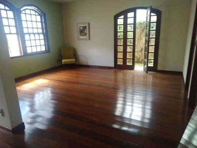 Casa com 4 quartos à venda no bairro Paquetá, 380m²