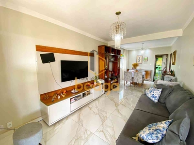 Casa com 4 quartos à venda no bairro Parque Recreio, 300m²