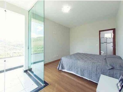 Casa com 4 quartos à venda no bairro Passárgada, 270m²