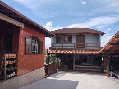 Casa com 4 quartos à venda no bairro Pindorama, 360m²