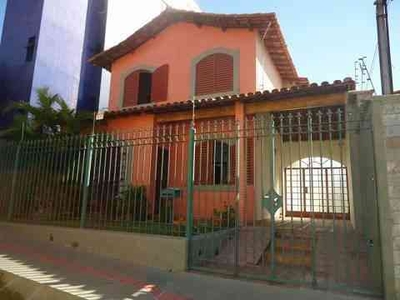 Casa com 4 quartos à venda no bairro Prado, 150m²