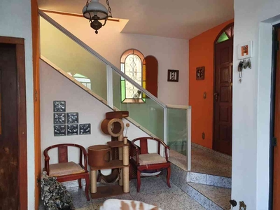 Casa com 4 quartos à venda no bairro Sagrada Família, 331m²