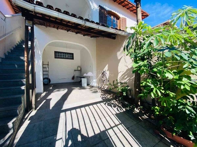 Casa com 4 quartos à venda no bairro Santa Amélia, 144m²