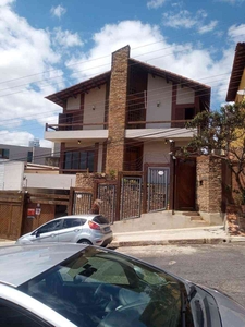Casa com 4 quartos à venda no bairro Santa Lúcia, 458m²