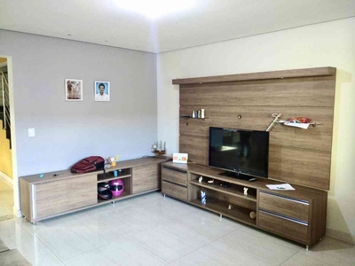 Casa com 4 quartos à venda no bairro Santa Mônica, 400m²