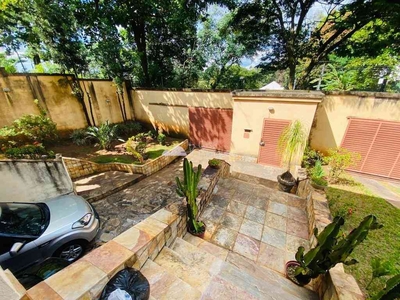 Casa com 4 quartos à venda no bairro São Luiz (pampulha), 1050m²