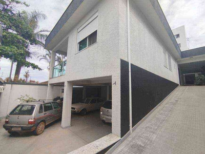 Casa com 4 quartos para alugar no bairro Barreiro, 300m²