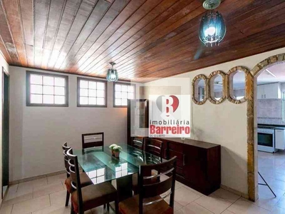 Casa com 4 quartos para alugar no bairro Barreiro, 302m²