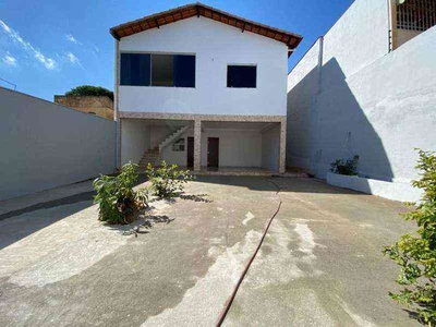 Casa com 5 quartos à venda no bairro Céu Azul, 283m²
