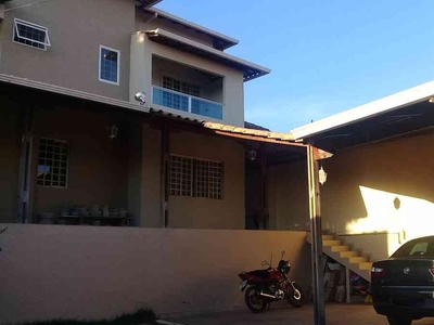 Casa com 5 quartos à venda no bairro Monte Castelo, 270m²