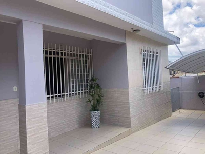 Casa com 5 quartos à venda no bairro Nova Cachoeirinha, 309m²