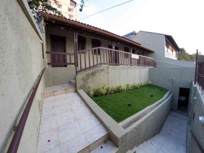 Casa com 5 quartos à venda no bairro São Lucas, 366m²