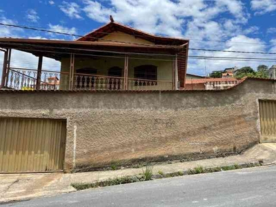 Casa com 5 quartos à venda no bairro São Marcos, 360m²